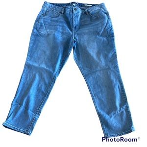 Code Blue Women’s Crop Lovers Jean